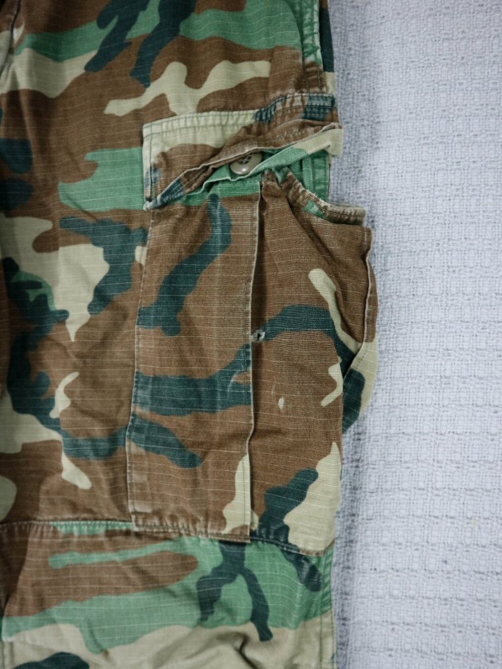 Vintage US Military BDU Woodland Cargo Pants 1980s 90s 30W Distressed As Is - Picture 6 of 10